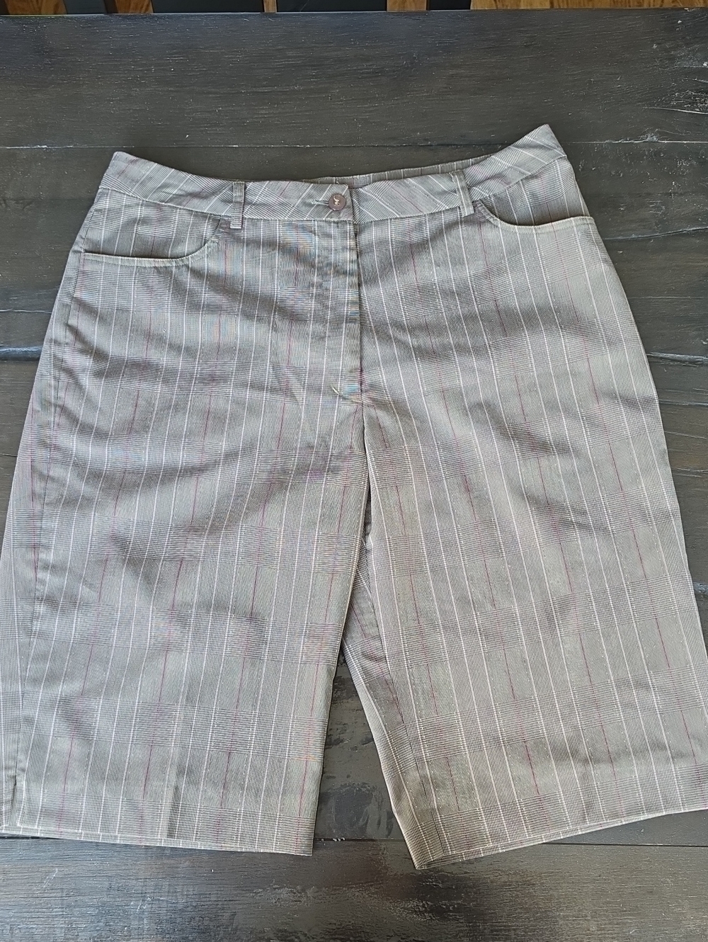 (10) Monterey Bay Women's Plaid Bermuda Shorts Office Academia Light Summer
